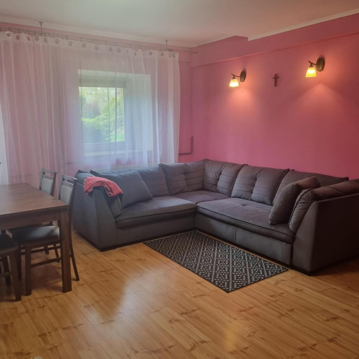 Dom Kopernica 3 *